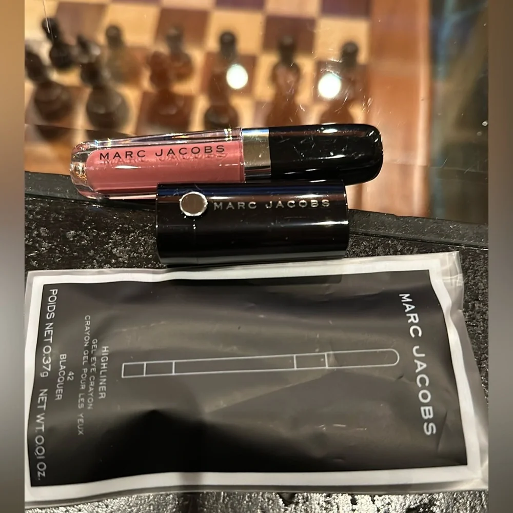 TRAVEL SIZE BUNDLE MARC JACOBS LIPSTICK GLOSS AND HIGHLINER. NIP